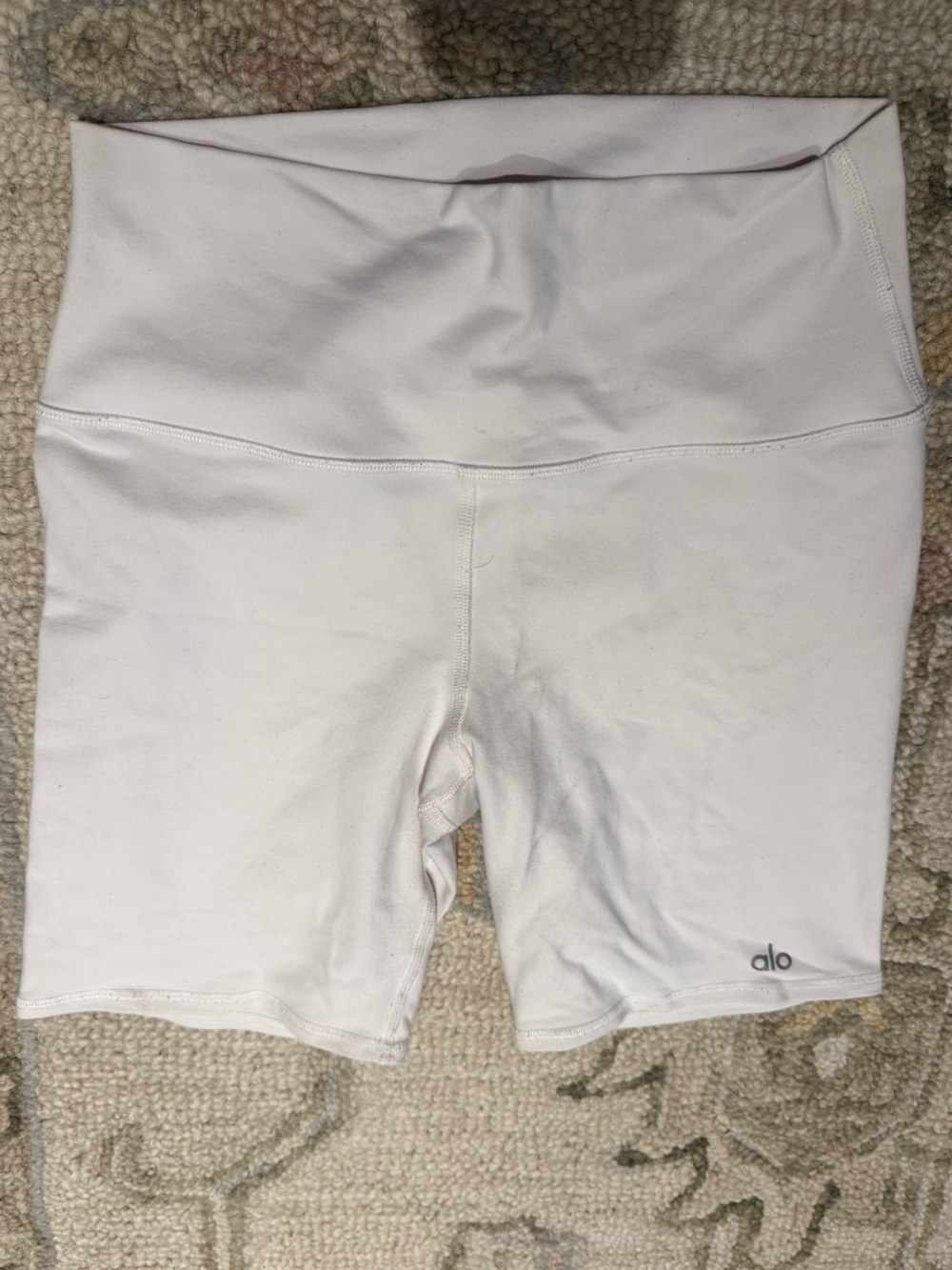 ALO Yoga High-Waist Ivory Biker Shorts